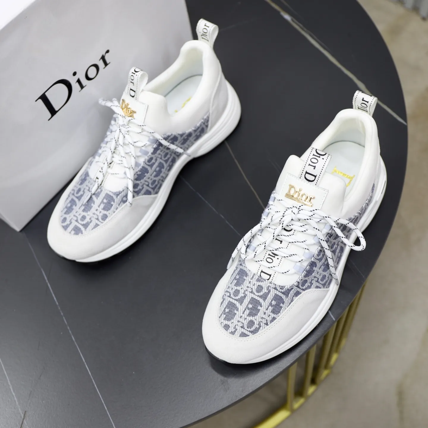 Ex-factory price: 440💰🙅‍♂️🙅‍♂️🙅‍♂️ Brand: Dior DIOR Standard code: 38-44 (45 customized) Grade: Same as the official website Material: Original material splicing Comfortable and breathable lining Lightweight and wear-resistant sports outsole Style category: Men's fashionable casual shoes Running sneakers Distinguished luxury brand elements Top luxury Color: actual picture color